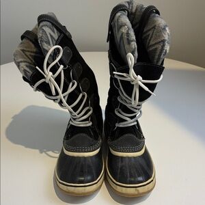 Sorel Joan of Arctic Knit II Black Suede Boot Women's Size 8 NL2142-010